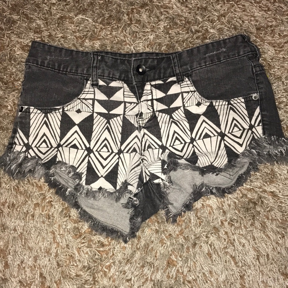 Billabong laneway shorts